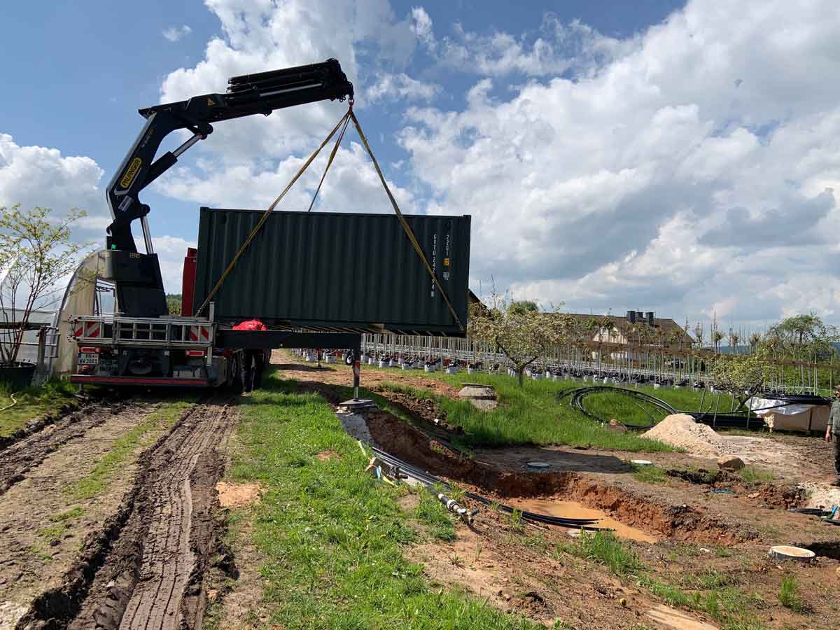 Bewässerungscontainer wird angeliefert